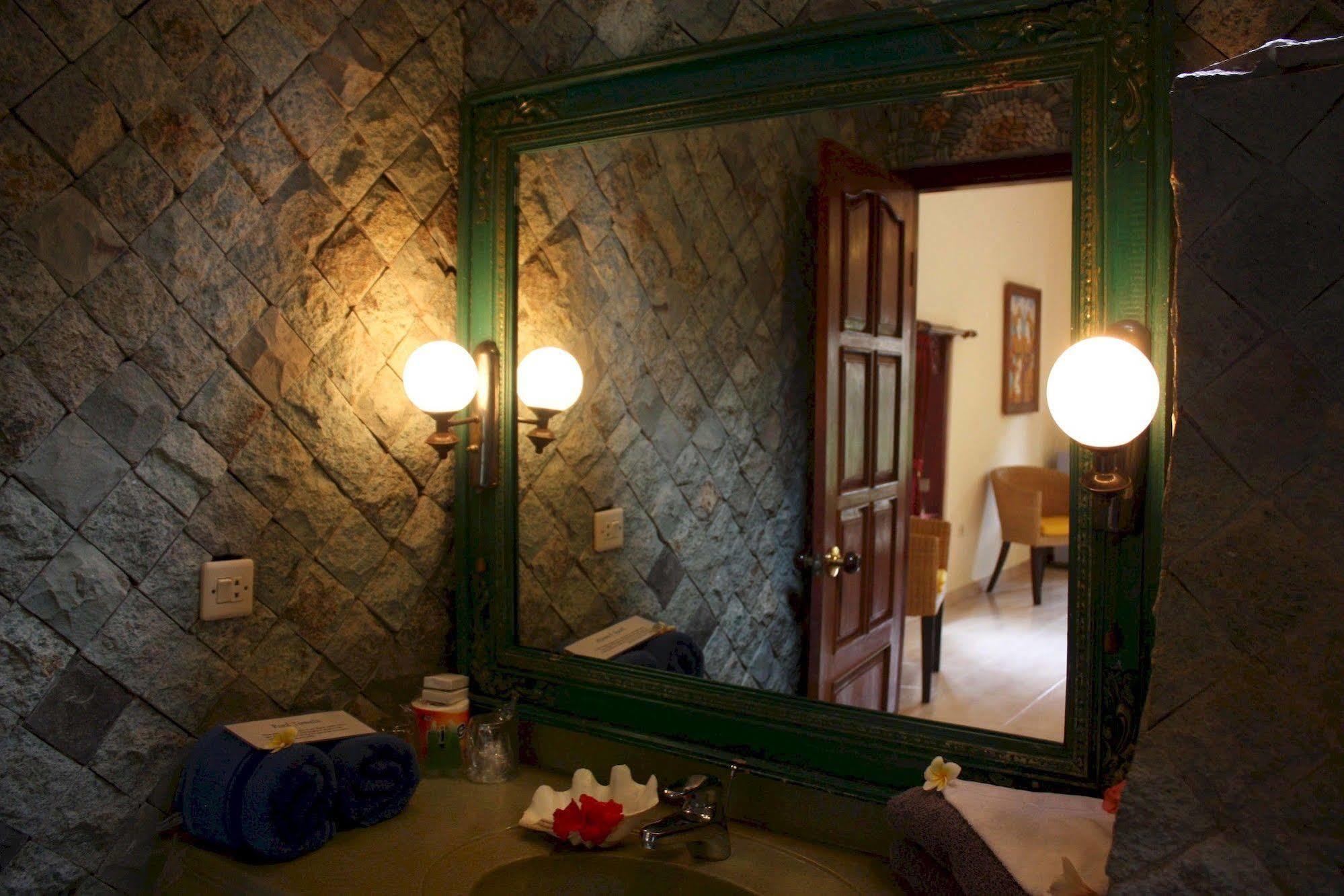 Rambutan Boutique Hotel Lovina (Bali) Bagian luar foto